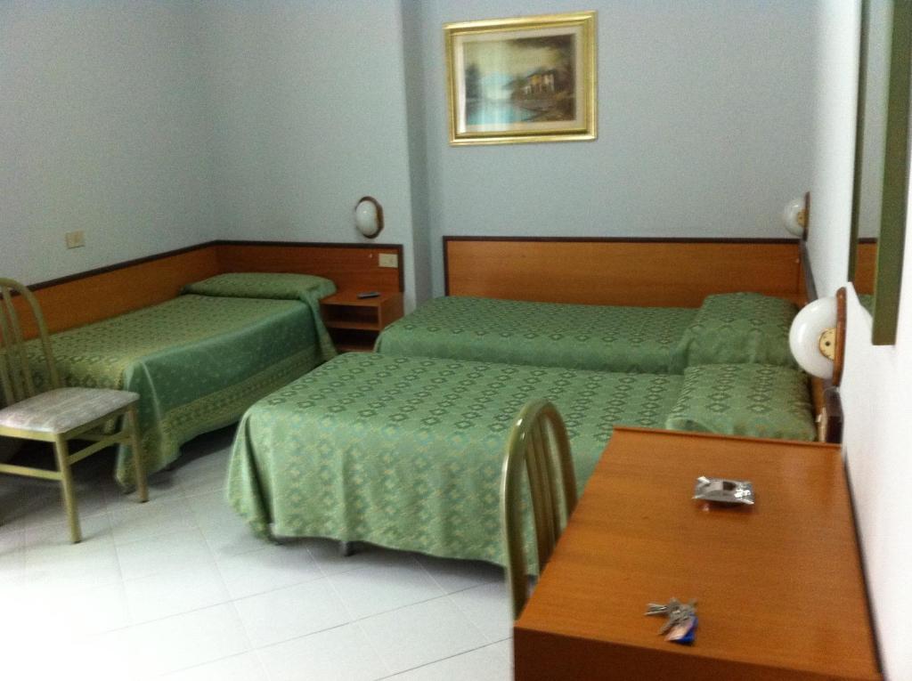 Hotel Atleti Foggia Habitación foto