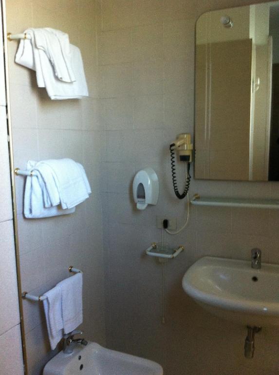 Hotel Atleti Foggia Habitación foto